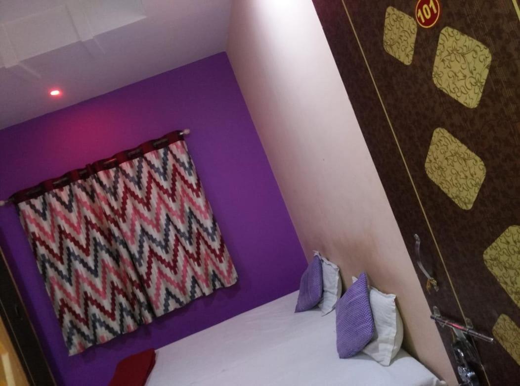 Akola Hotel Atithi Satkar المظهر الخارجي الصورة